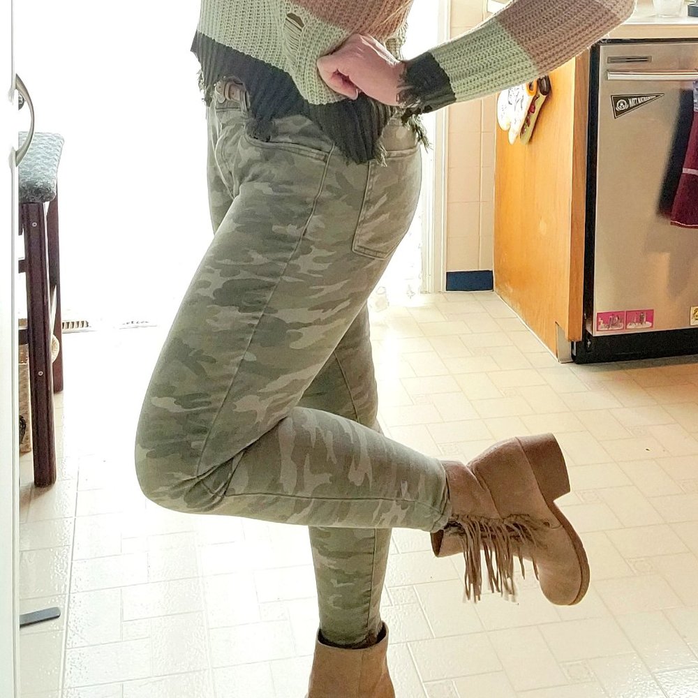 So Camo Pants Size Medium with Fitted Ankles and Elastic Waist